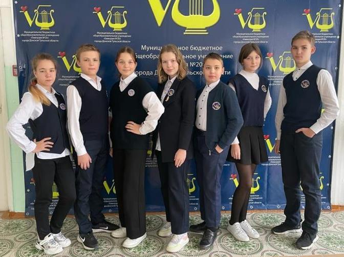 Обеспечение учащегося школьной формой.